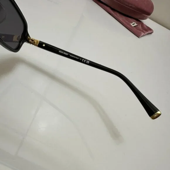 MIU MIU Sunglasses New Black Square Rectangle Acetate Gold  display picture 3